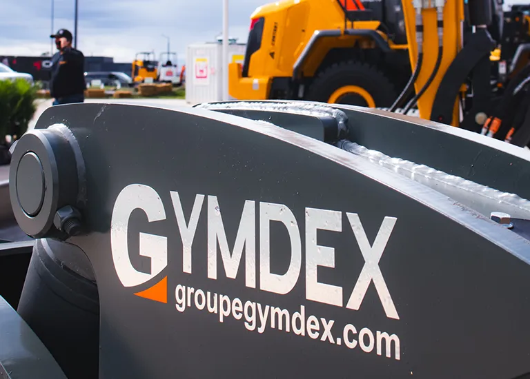 loader dans une entreprise de recylage