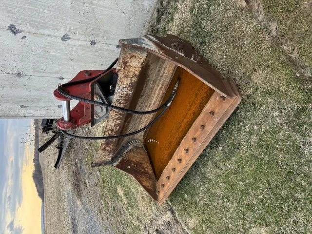 Tilt Bucket AMI 60 Pouces AMI  2021